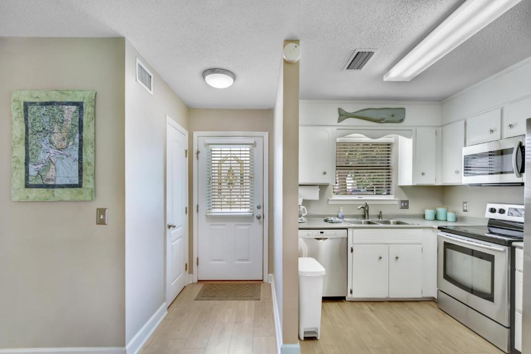 Photo of Kitchen in Saint Simons Island