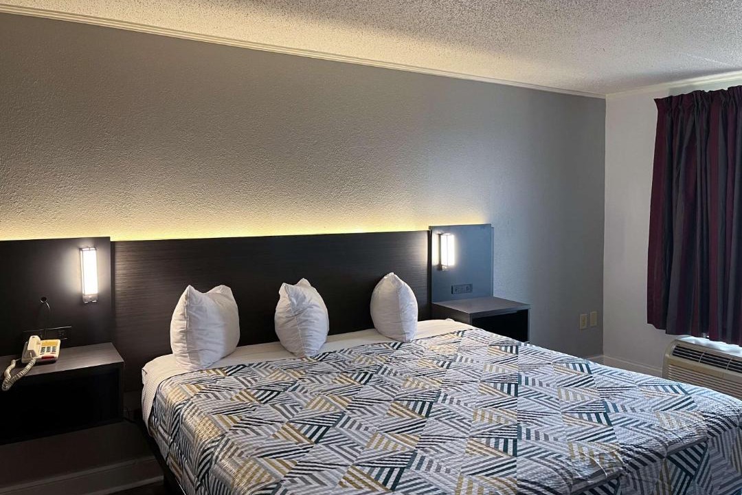 Photo of Bedroom in Perry