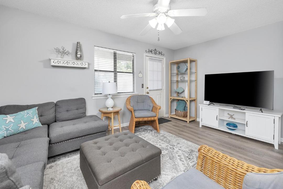 Photo of Livingroom in Saint Simons Island