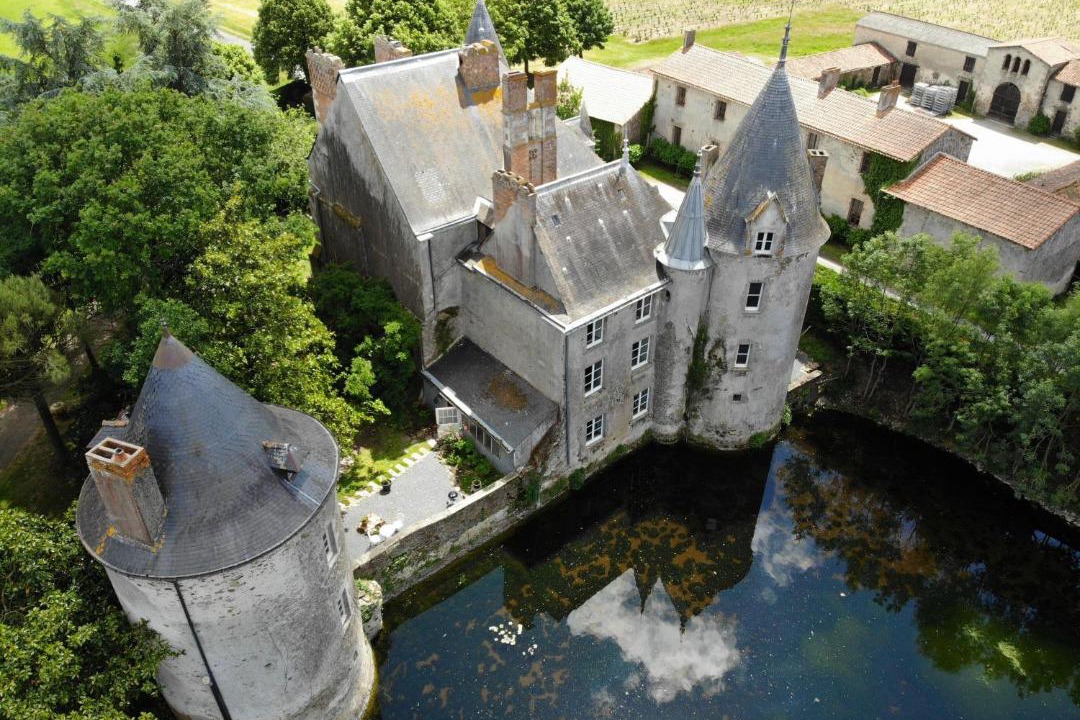Photo of Buildings in Saint-Hilaire-de-Loulay