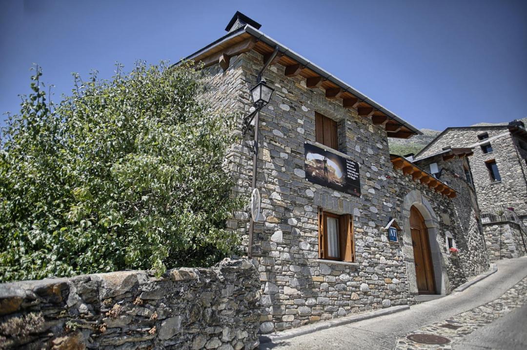 Photo of Buildings in Sahun