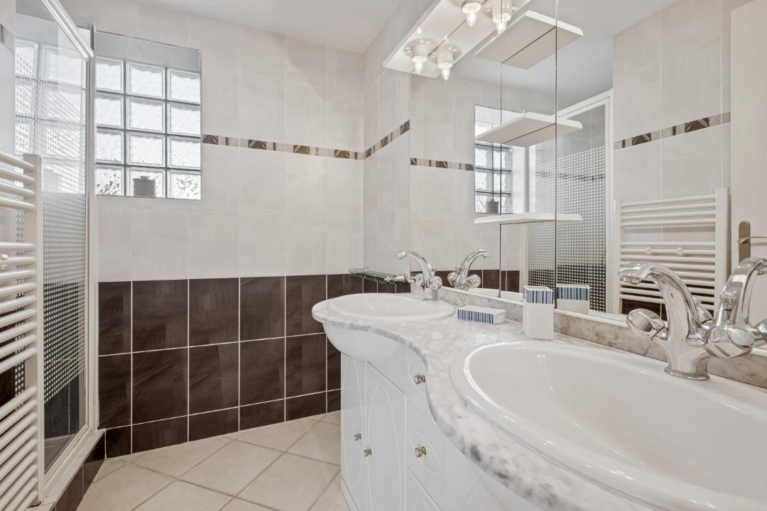 Photo of Bathroom in Quartier de l'Hippodrome