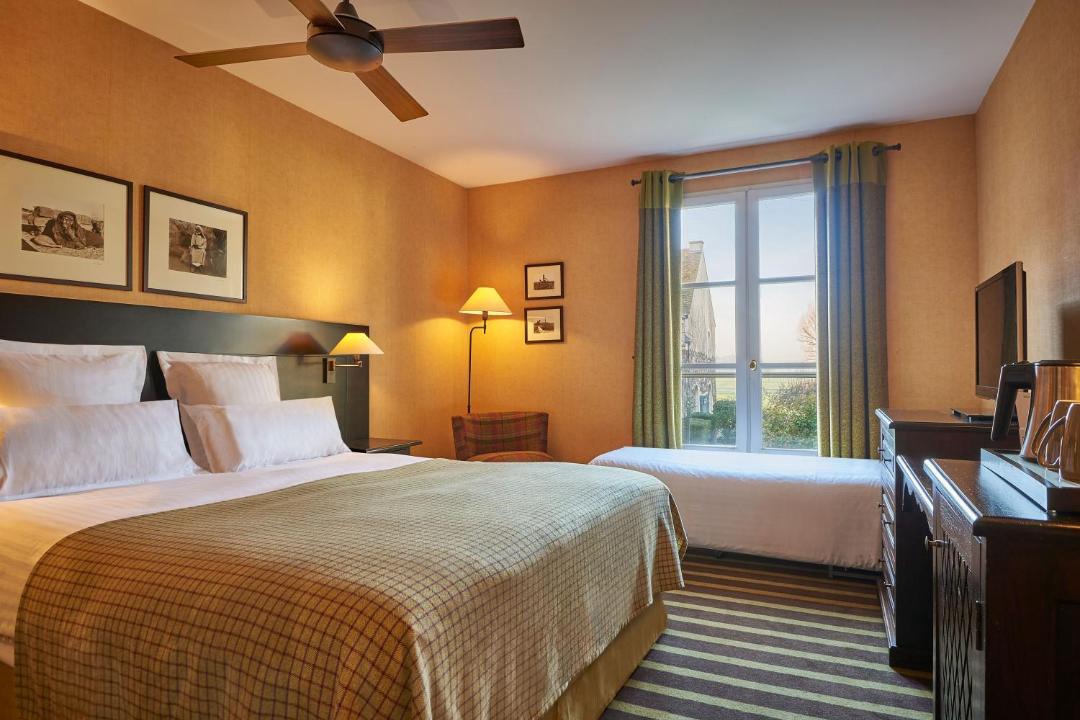 Photo of Bedroom in Villiers-le-Mahieu