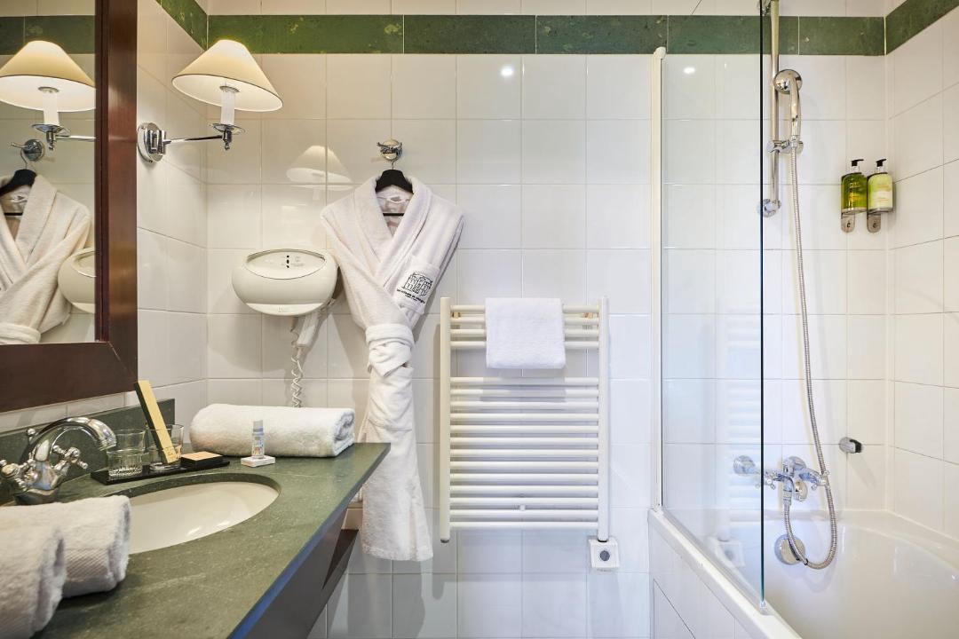 Photo of Bathroom in Villiers-le-Mahieu