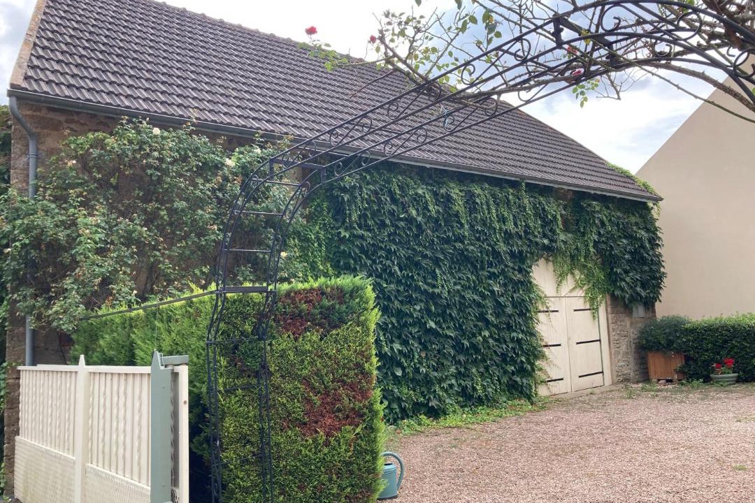 Photo of Buildings in Oisy