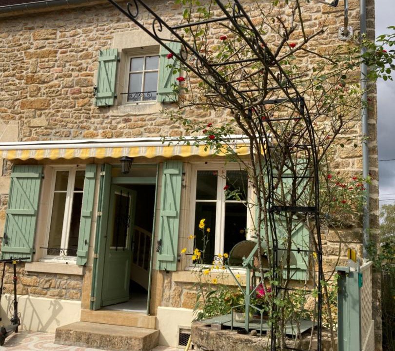 Photo of Buildings in Oisy