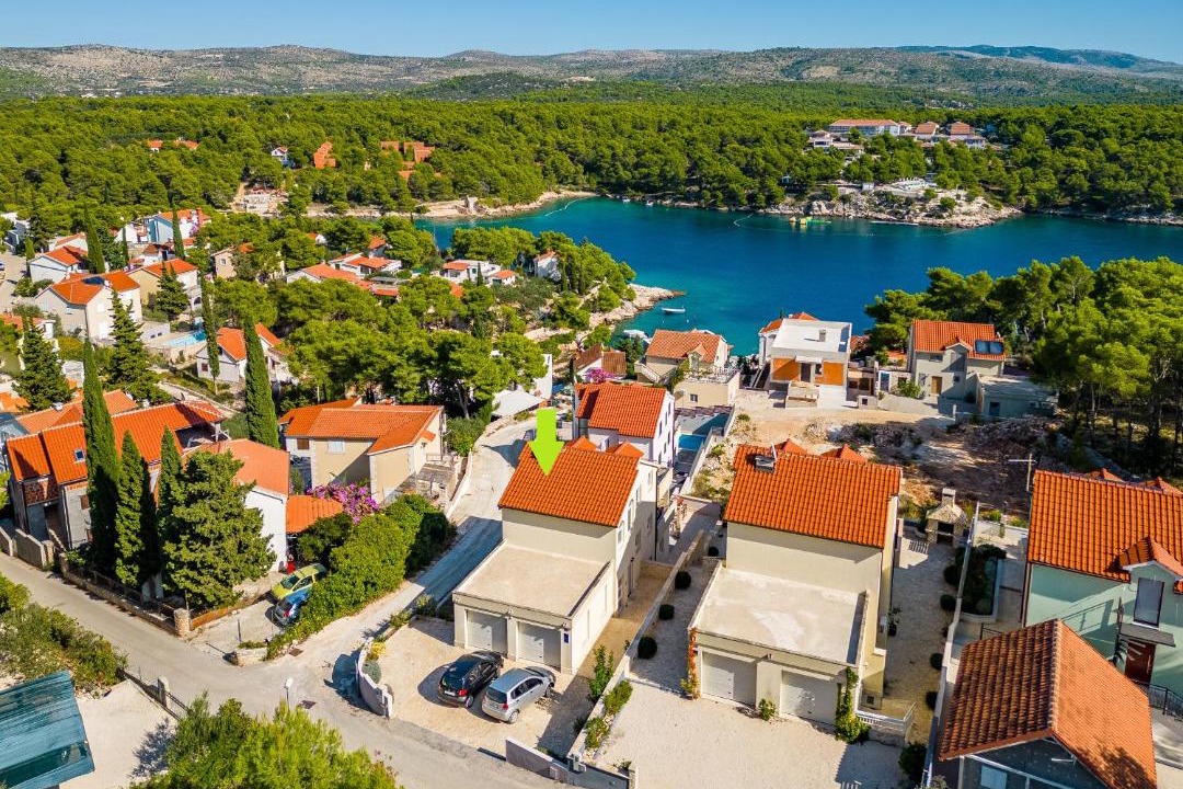 Photo of Others in Cove Osibova (Milna)