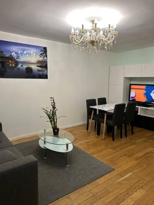 Photo of Livingroom in Villejuif