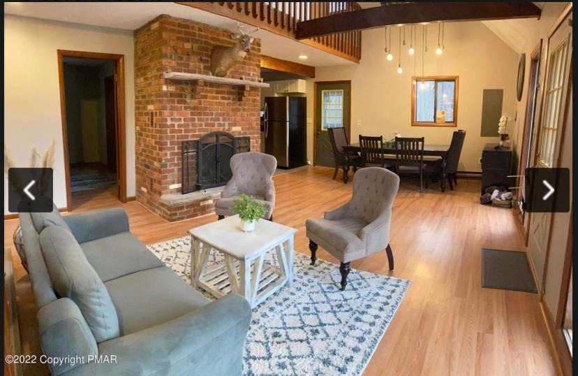 Photo of Livingroom in Riverside Estates