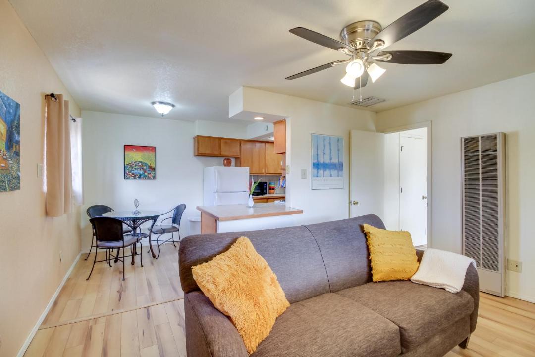 Photo of Livingroom in Raynolds Addition