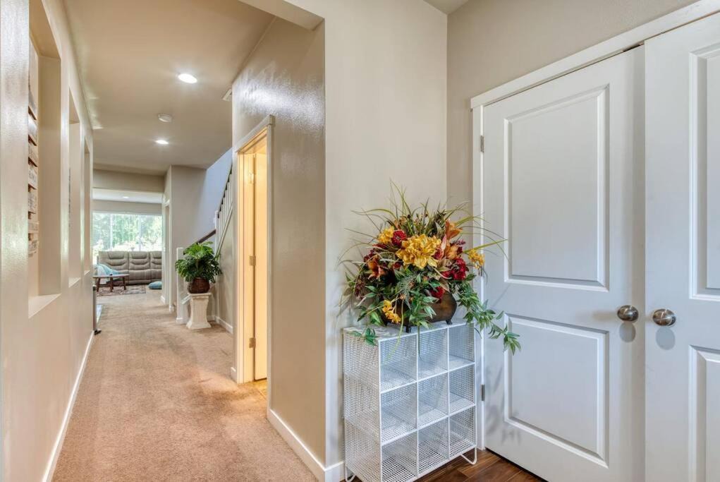 Photo of Others in Everett