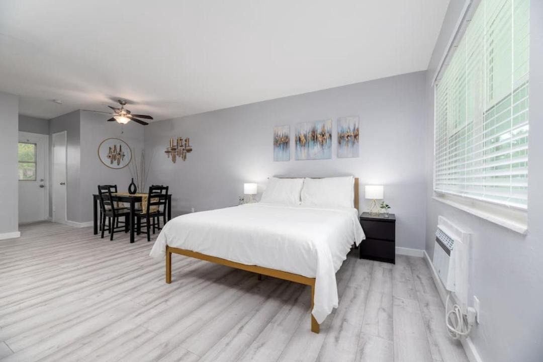 Photo of Bedroom in Wilton Manors
