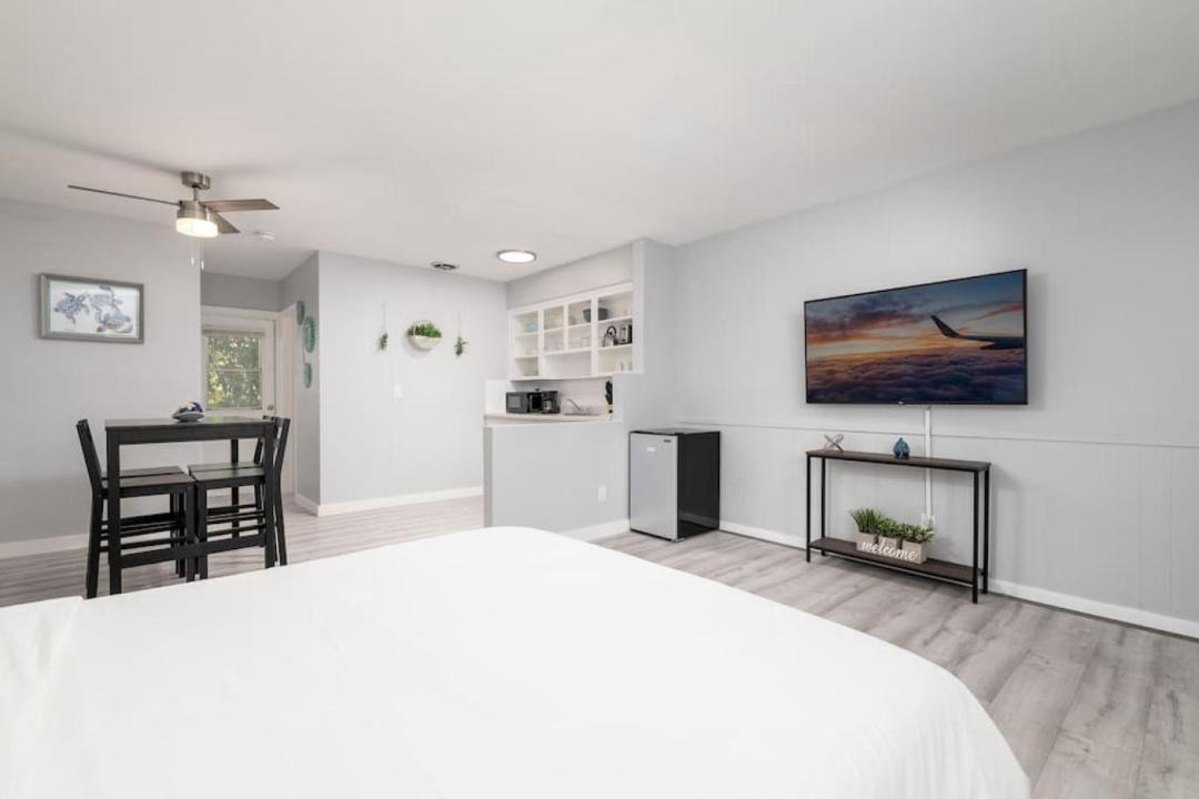 Photo of Bedroom in Wilton Manors