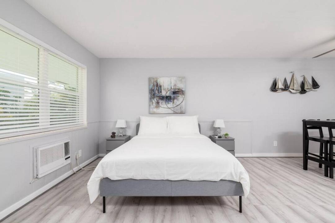 Photo of Bedroom in Wilton Manors