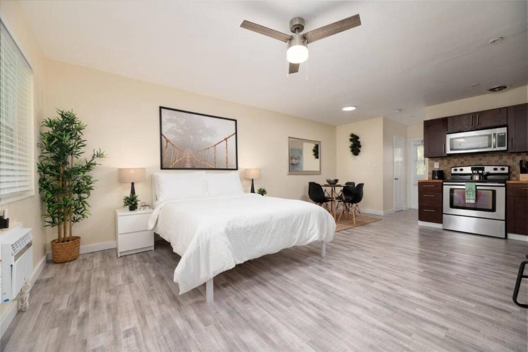 Photo of Bedroom in Wilton Manors