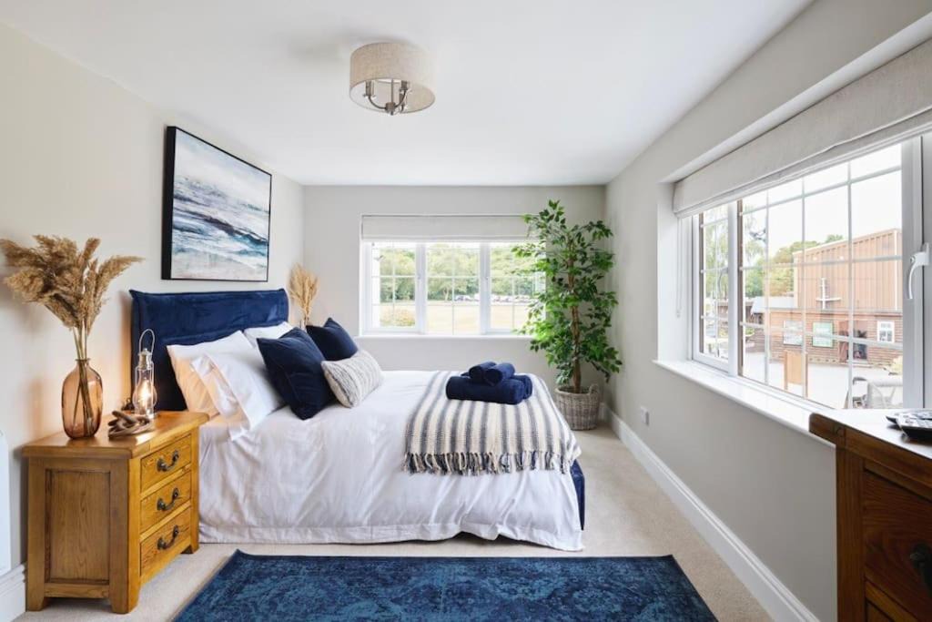 Photo of Others in Ferndown