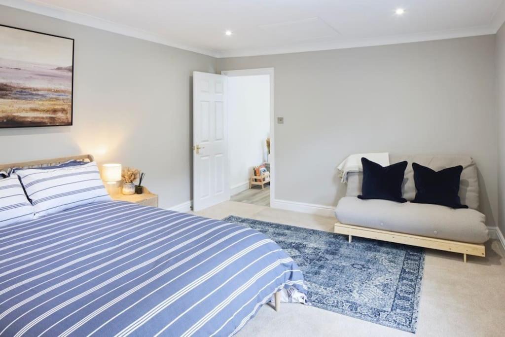 Photo of Others in Ferndown