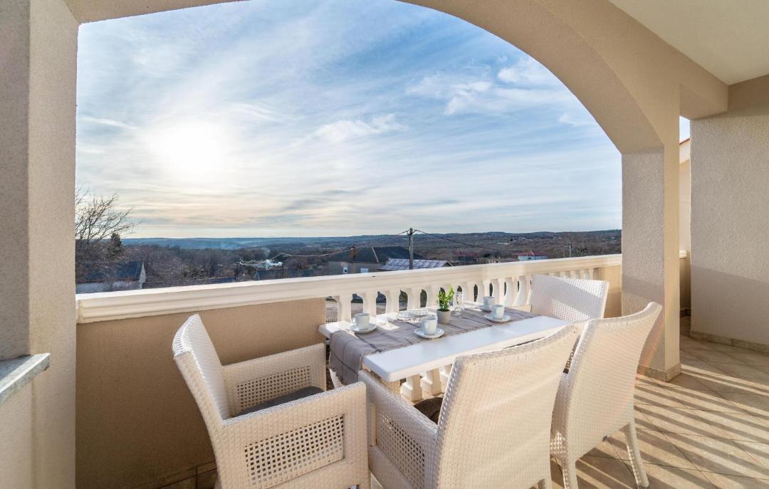 Photo of Patio Balcony in Slivnica