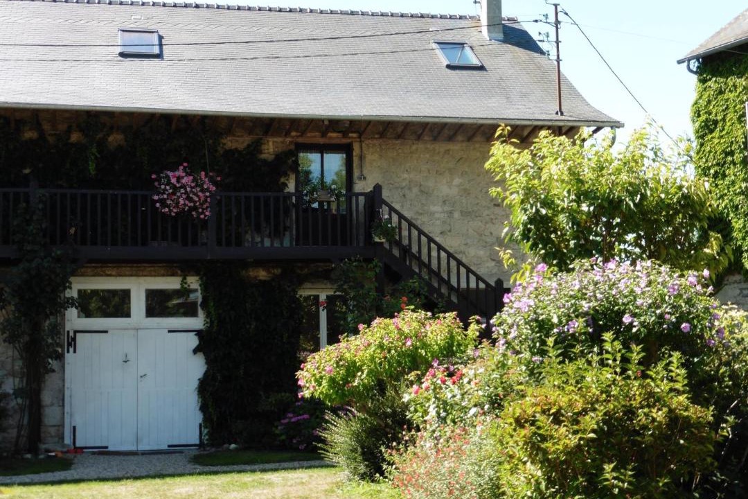 Photo of Buildings in Chivres-Val