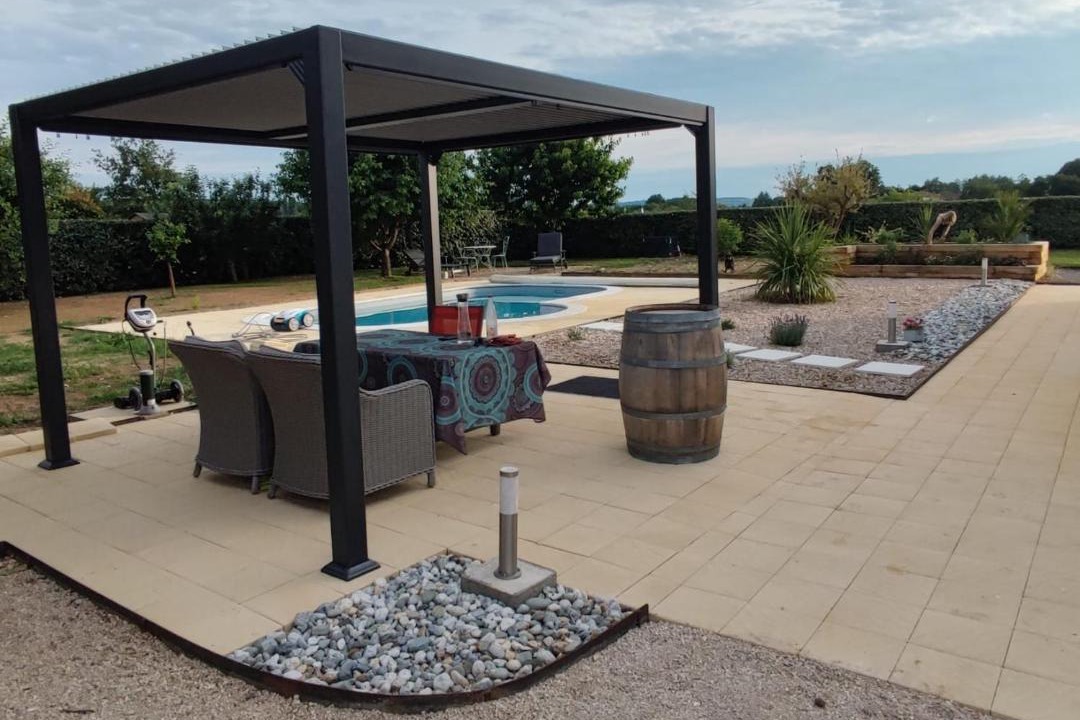 Photo of Patio Balcony in Cours-de-Pile