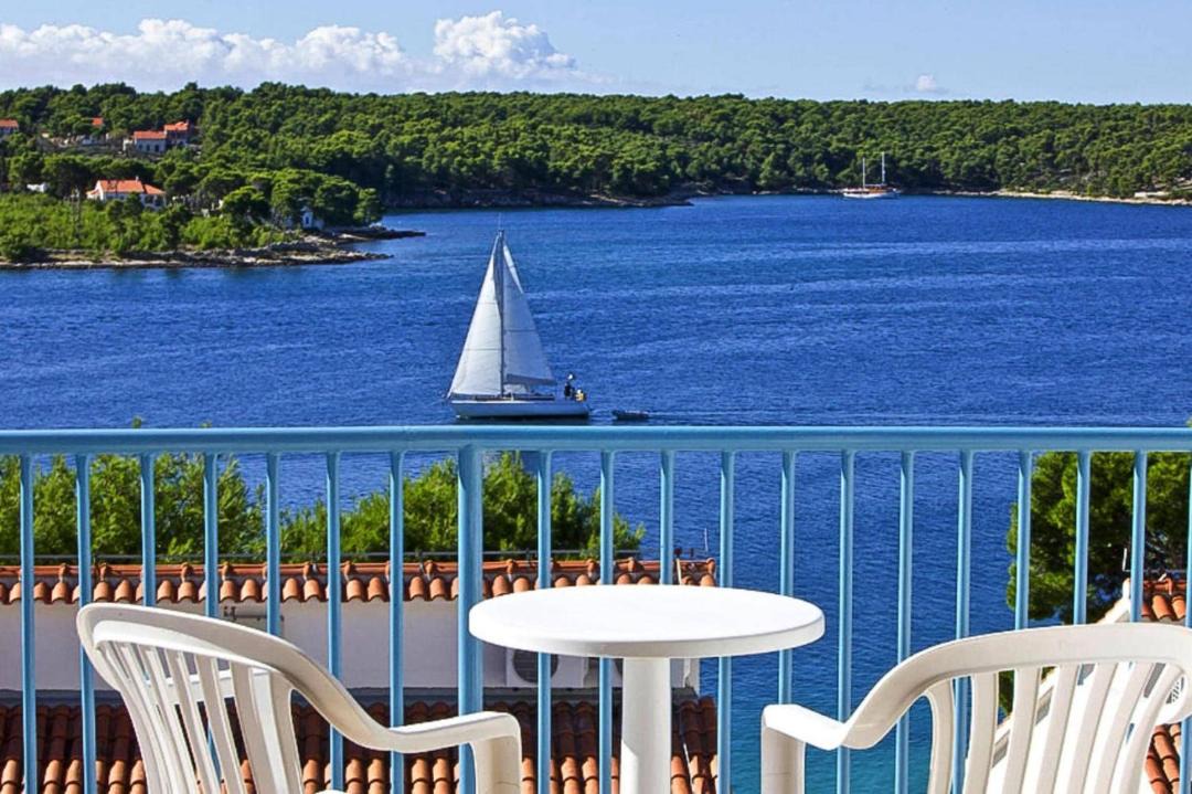 Photo of Others in Cove Makarac (Milna)