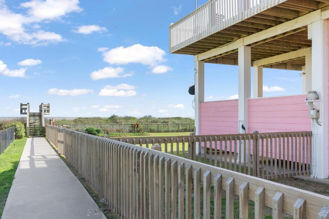 Photo of Others in Crystal Beach
