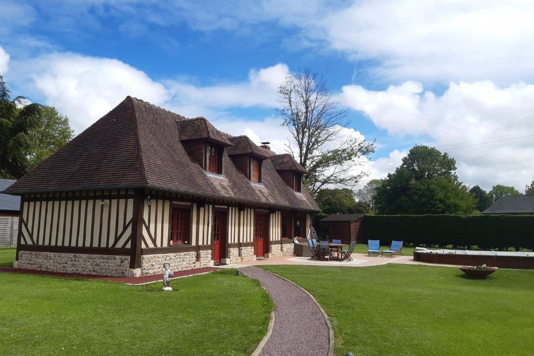 Photo of Buildings in Saint-Hymer