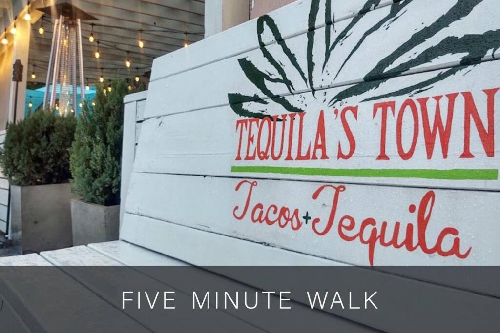 Photo of Others in Thomas Square