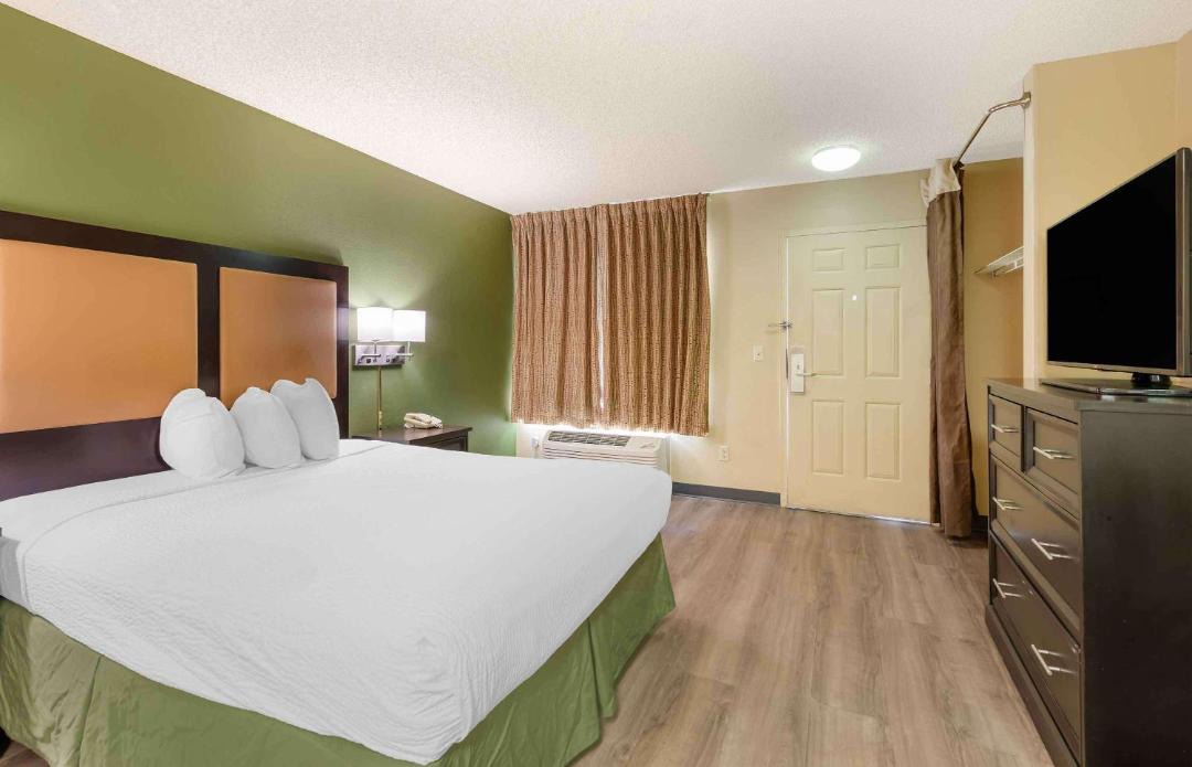 Photo of Bedroom in Raisin