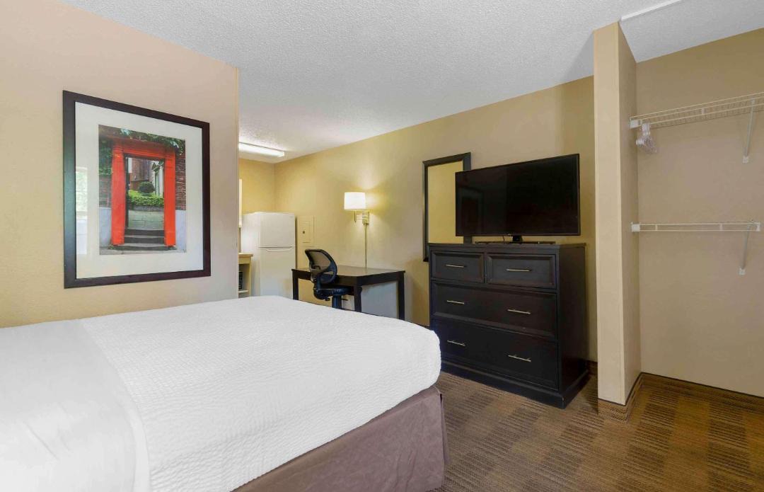 Photo of Bedroom in Raisin