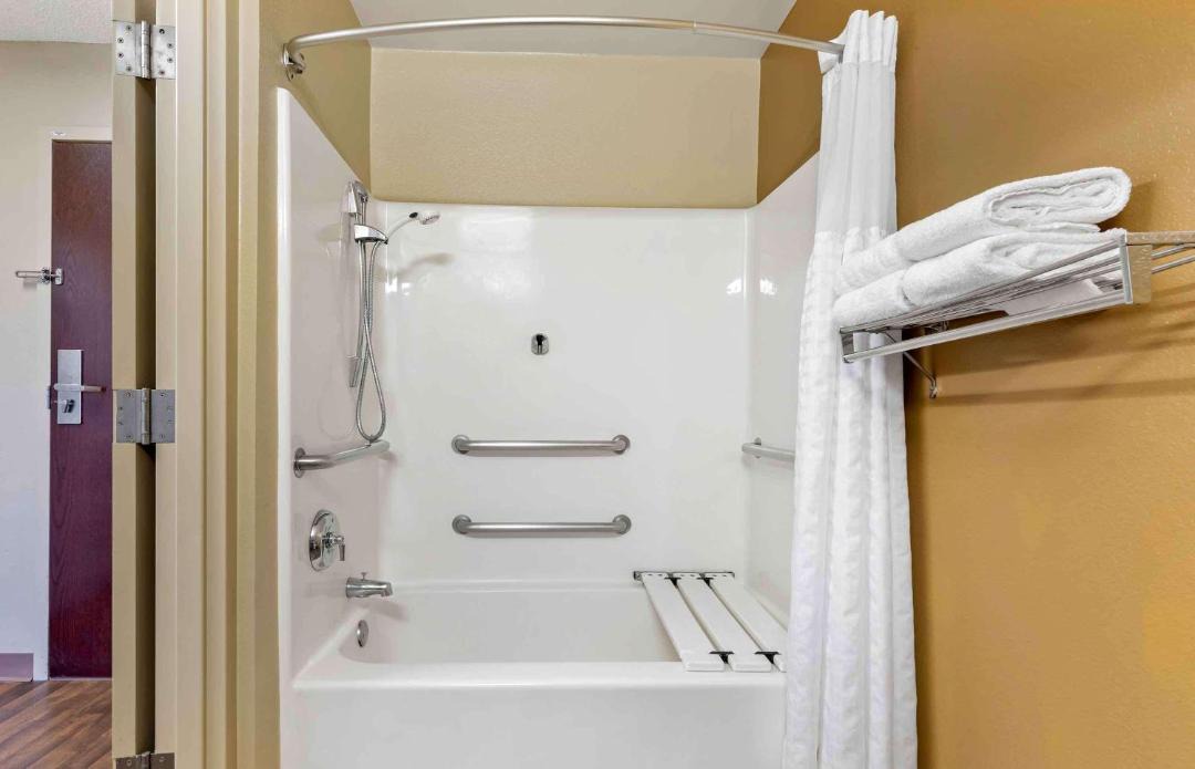 Photo of Bathroom in Raisin