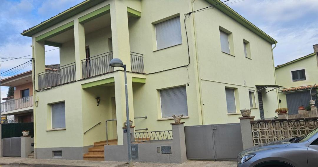 Photo of Buildings in Mianigues