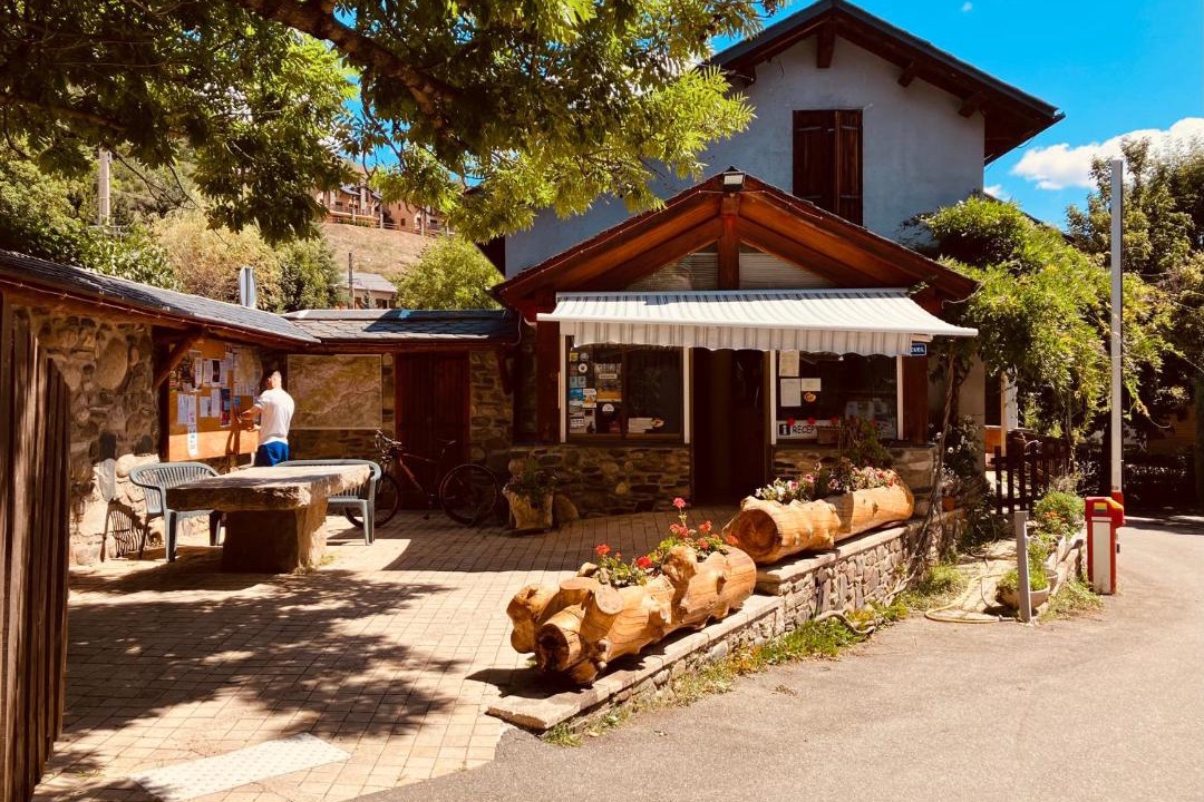 Photo of Others in Estavar