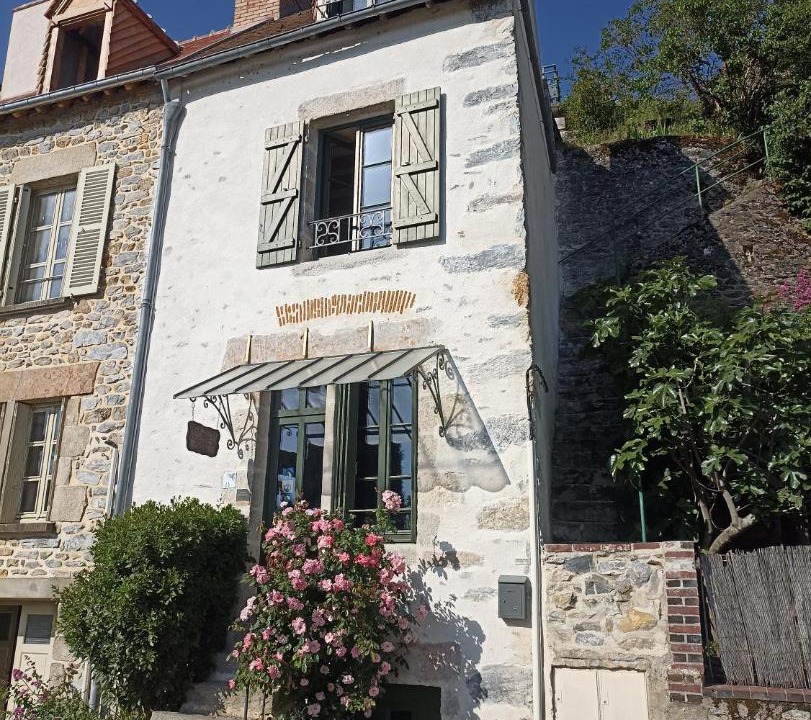 Photo of Others in Fresnay-sur-Sarthe