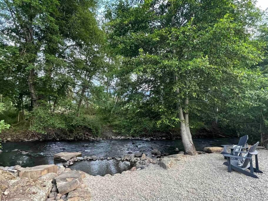 Photo of Others in Ashland