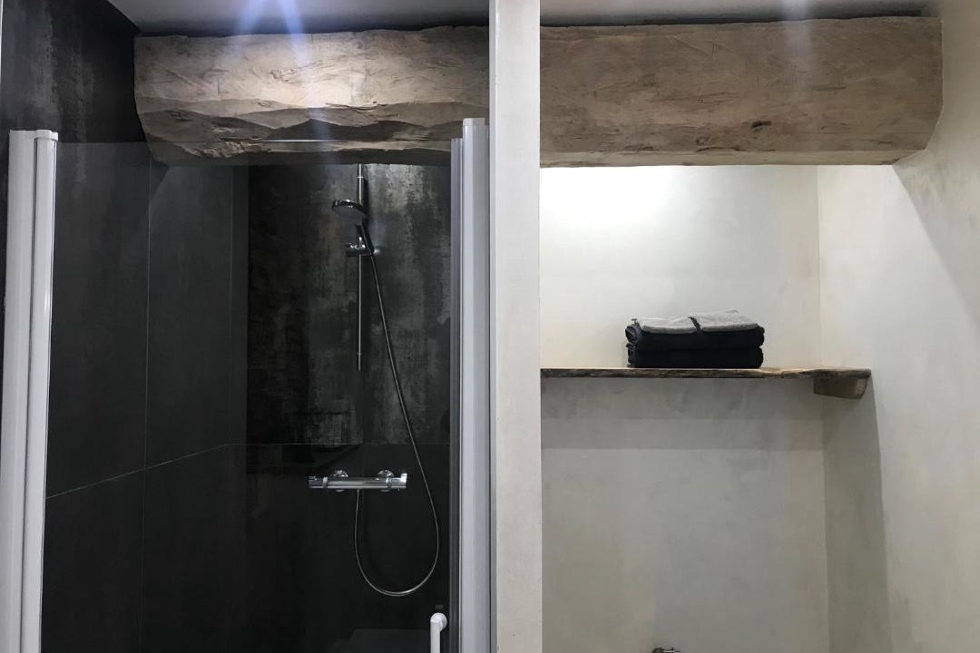 Photo of Bathroom in Moye