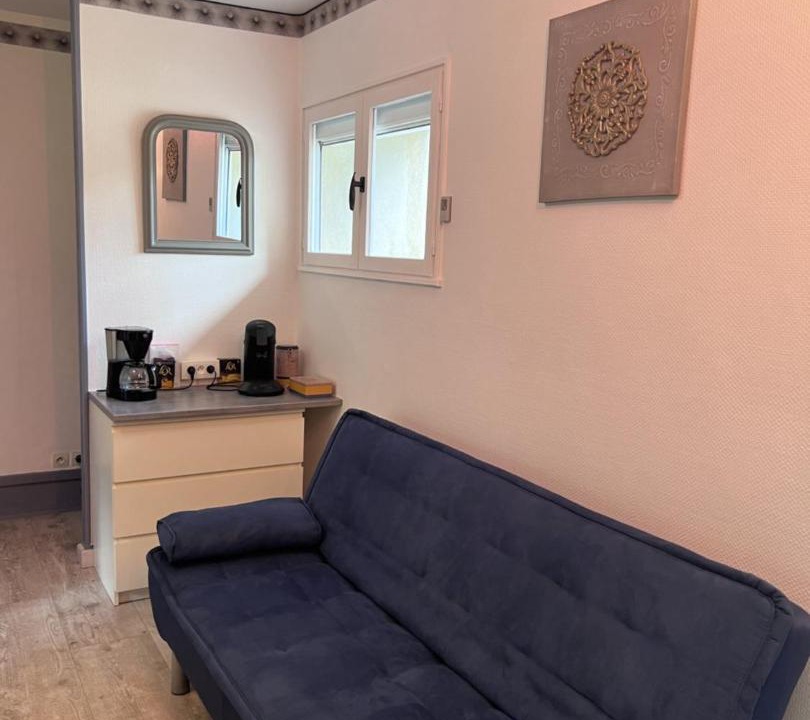 Photo of Others in Emance