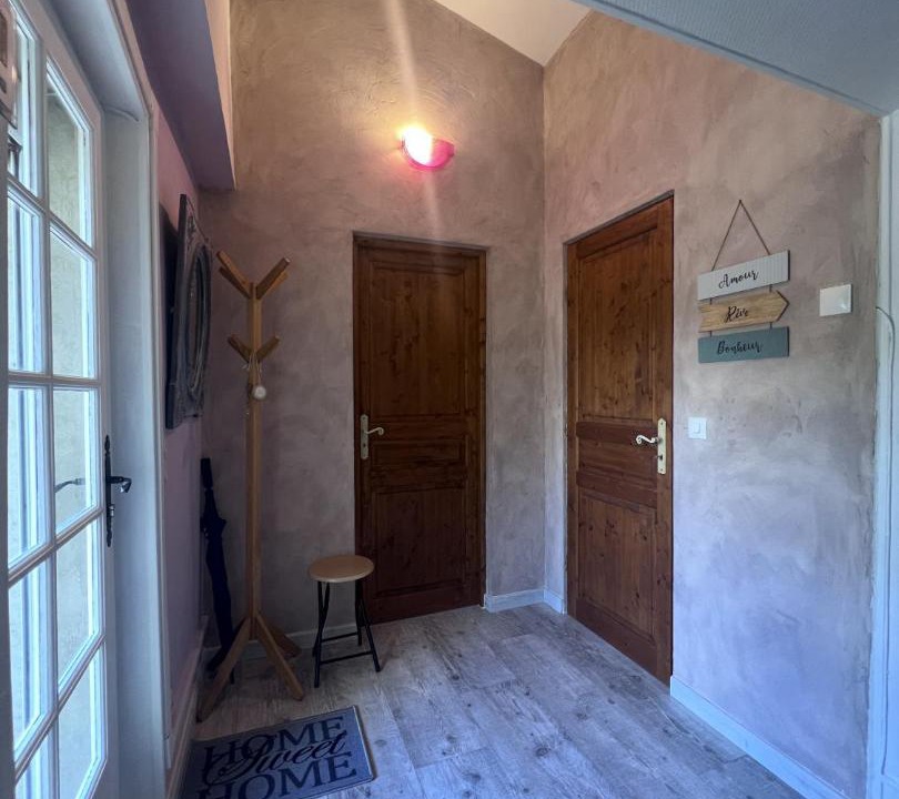 Photo of Others in Emance