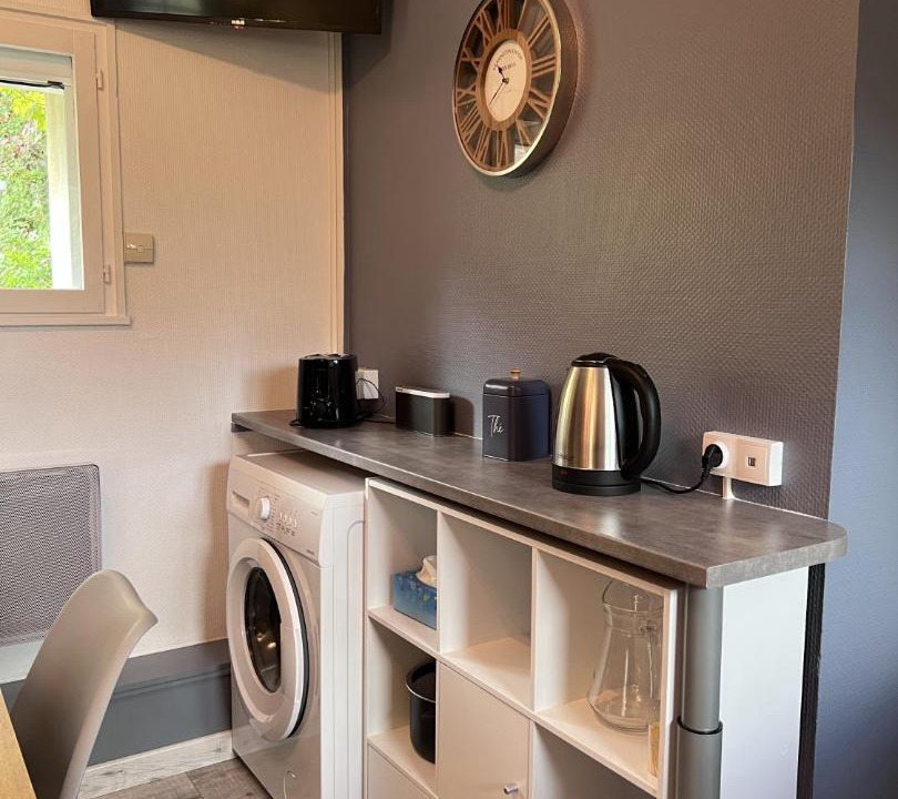 Photo of Others in Emance