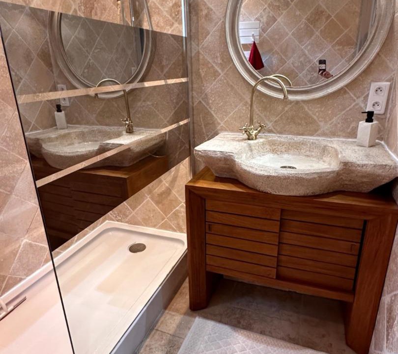 Photo of Bathroom in Chateauneuf-de-Gadagne