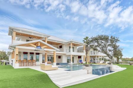 Photo of Others in Totem Park