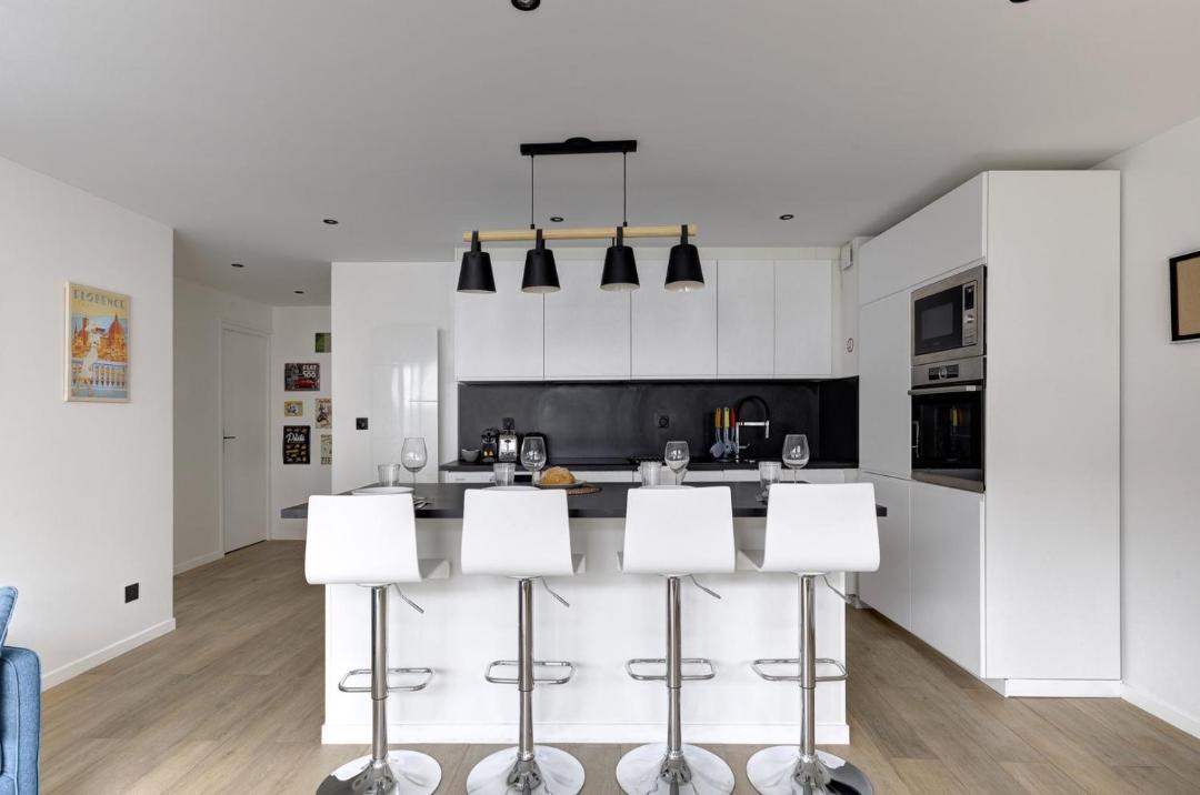 Photo of Others in Suresnes