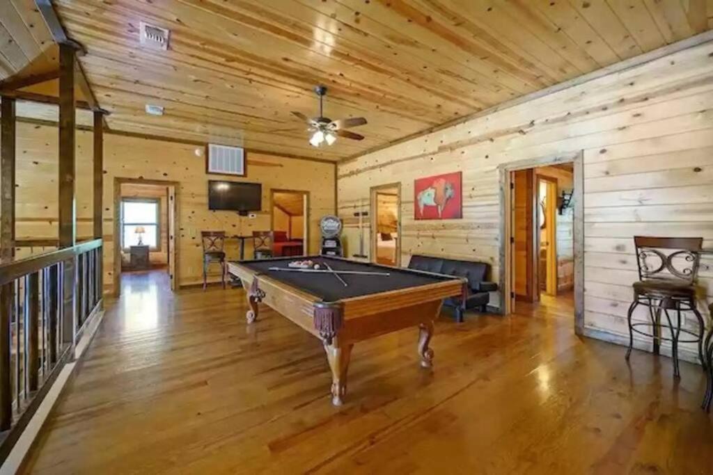 Photo of Others in Broken Bow