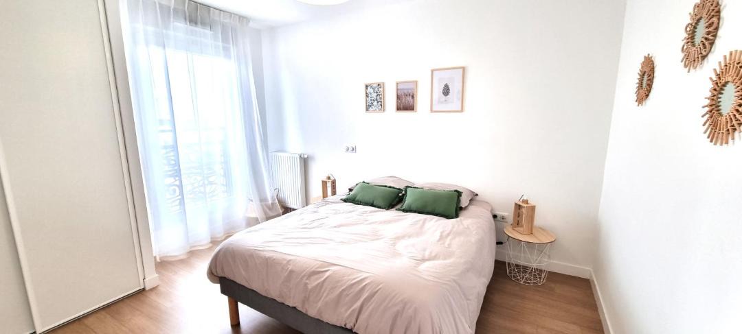 Photo of Others in Flore