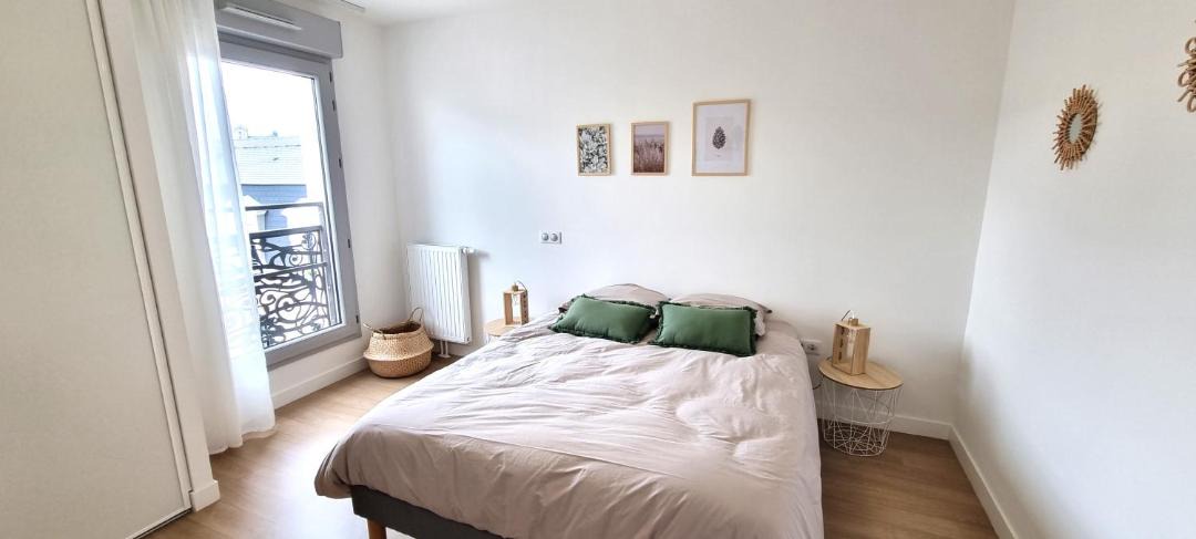 Photo of Others in Flore