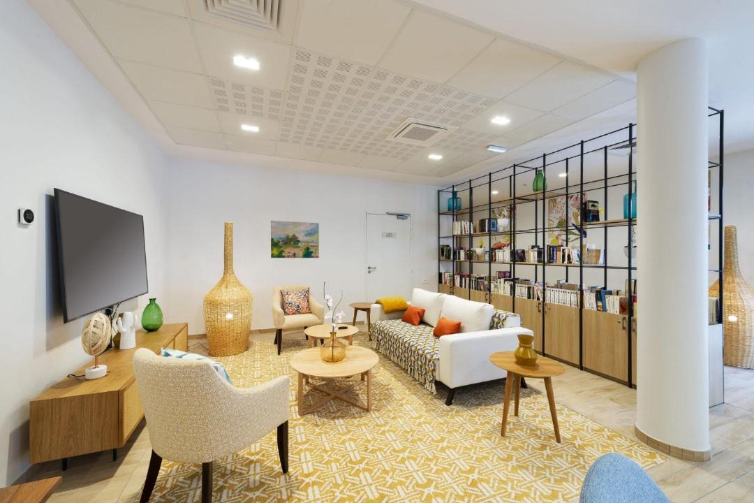 Photo of Others in Flore