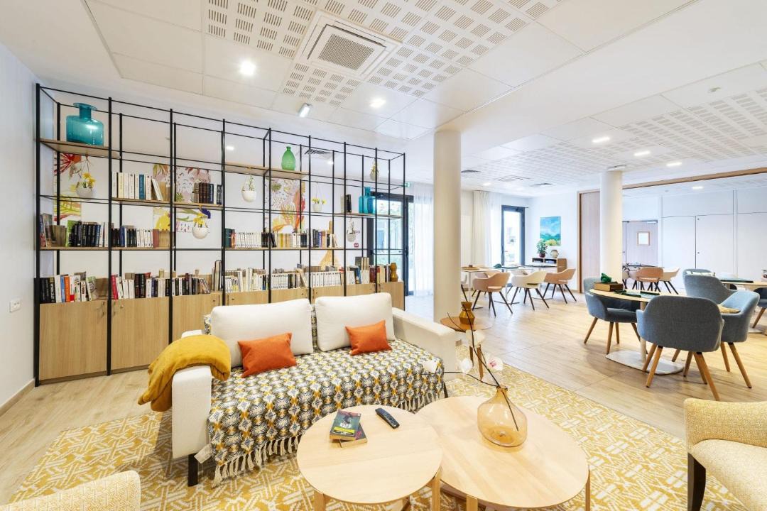 Photo of Others in Flore