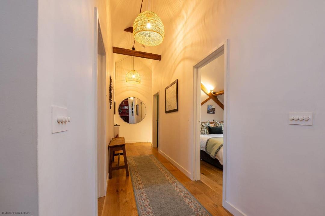 Photo of Others in Ebbesborne Wake