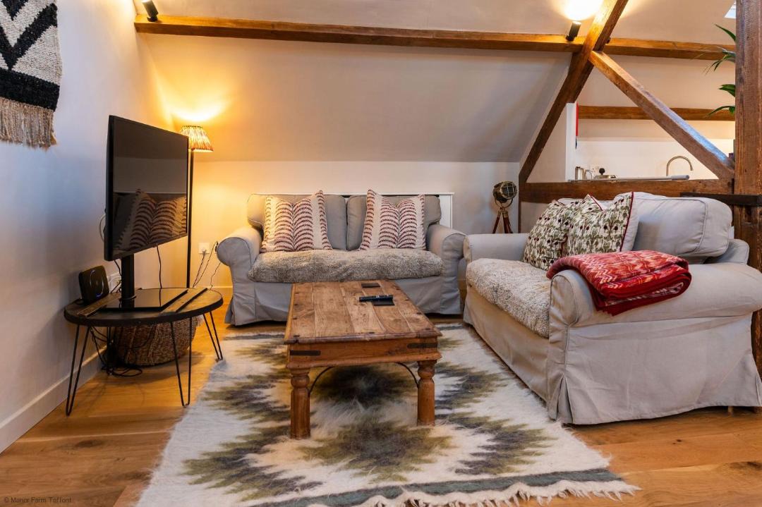 Photo of Others in Ebbesborne Wake