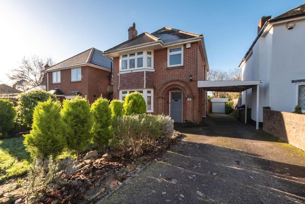 Photo of Others in Netley